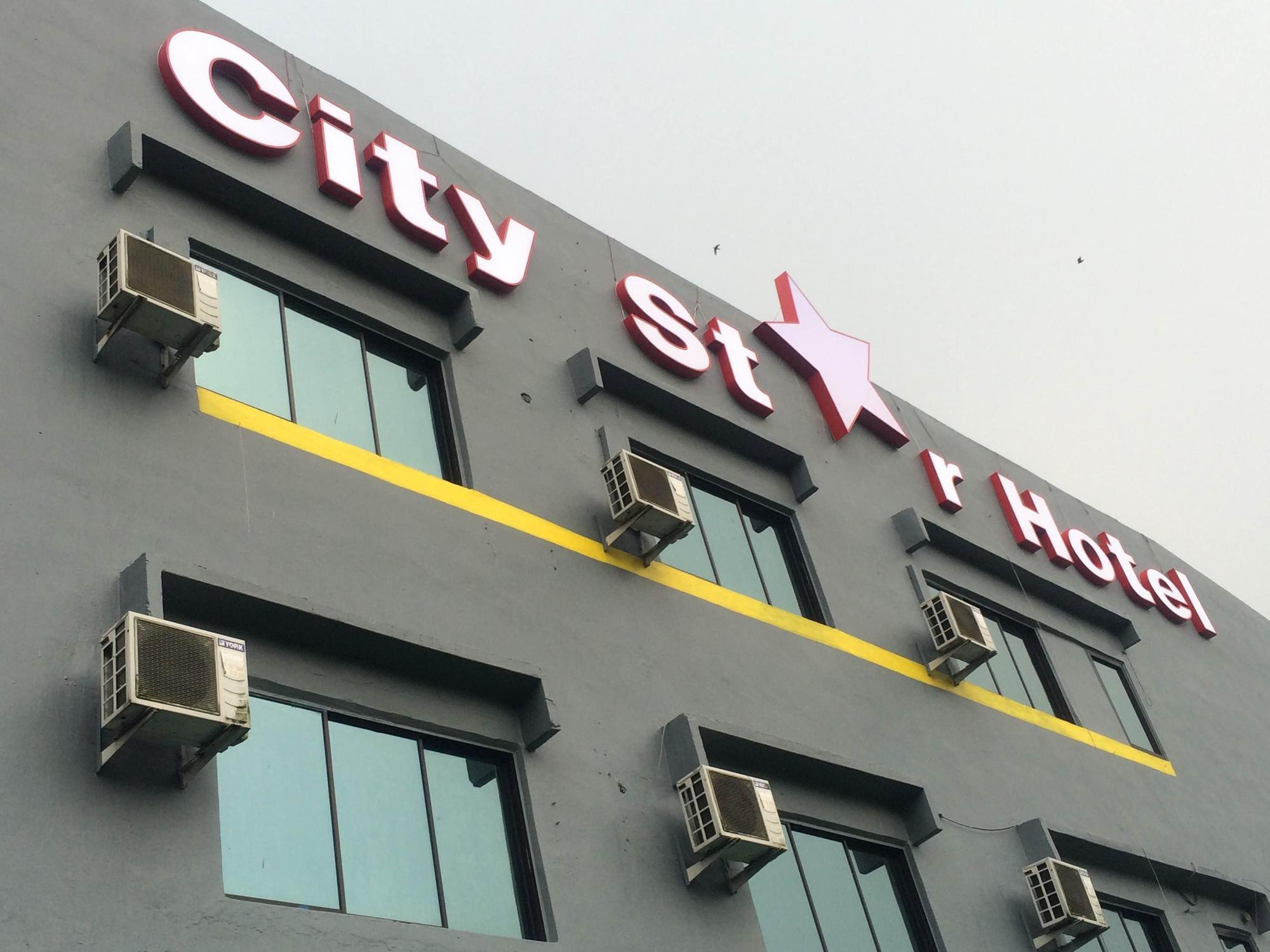 City Star Hotel Kulai Buitenkant foto